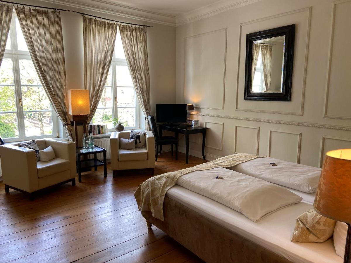 Hotel Hochzeitshaus Aurich Zewnętrze zdjęcie