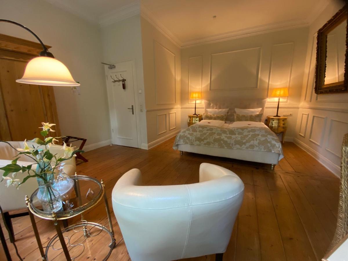 Hotel Hochzeitshaus Aurich Zewnętrze zdjęcie