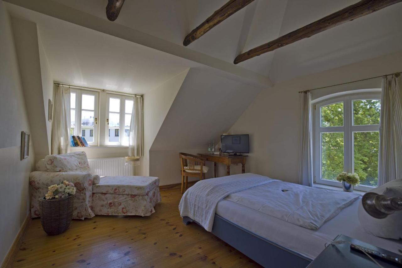 Hotel Hochzeitshaus Aurich Zewnętrze zdjęcie