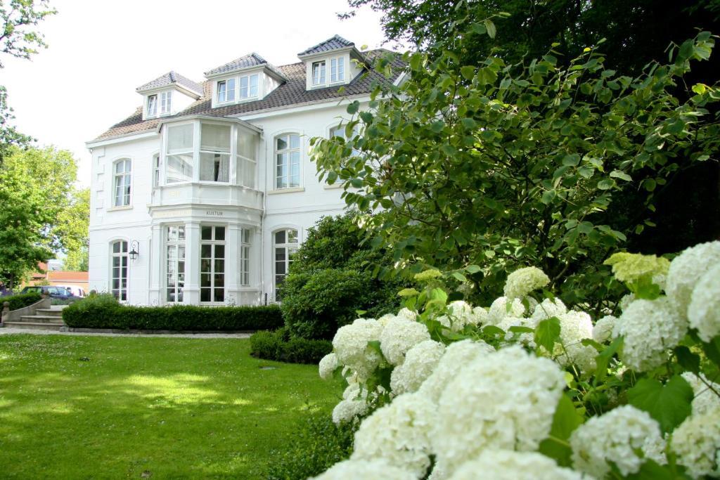 Hotel Hochzeitshaus Aurich Zewnętrze zdjęcie